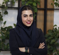 خانم صفات کارشناس آلمانی